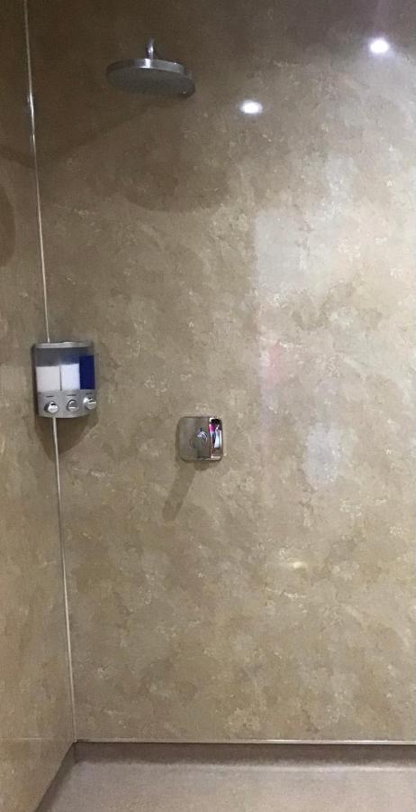 Exclusive Private Double Room, En-Suite Wet Room Private Entrance فورس المظهر الخارجي الصورة
